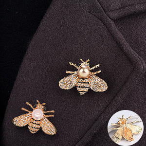 bee brooch