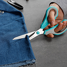 Contoured grip for comfort, non-slip