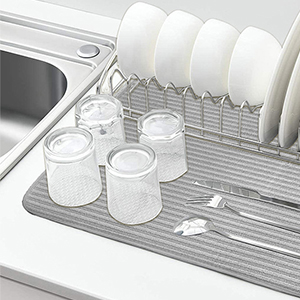 7 Gray tableware mats