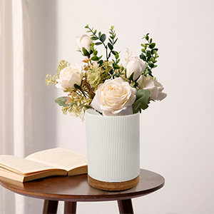 Utensil holder
